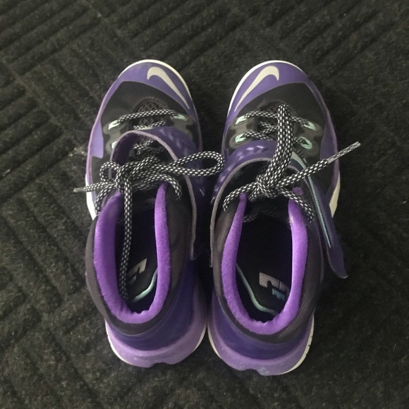 Nike Sneakers - Picture 5 of 7